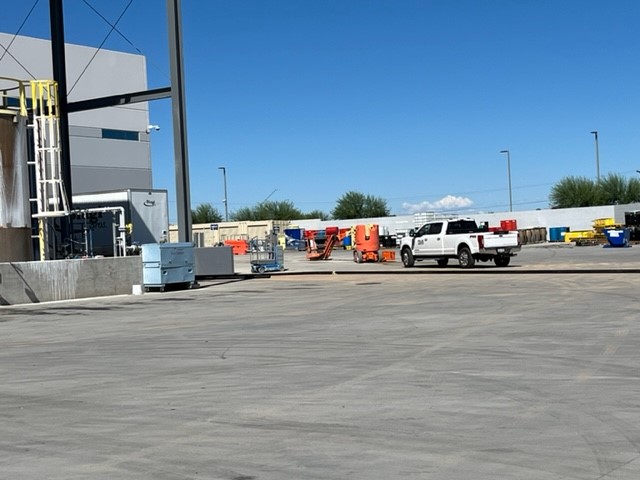 FelixConCo's tweet photo. A BIG thanks to Capital Pump, Ball Manufacturing staff, and Felix’s Leo Rios for responding to an emergency water main break at Ball Manufacturing on Saturday night. Ten hours later Ball was bottling products again. Felix’s crews will make a permanent fix on Monday. https://t.co/jiqp4kEHn8
