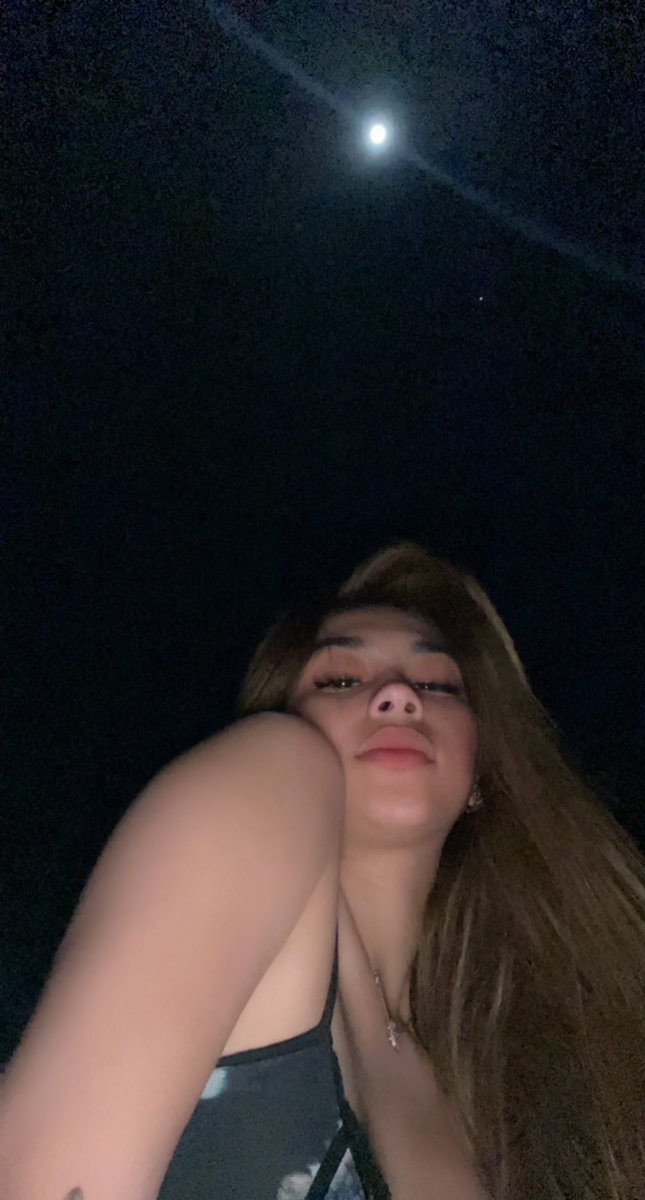 ZeinabHarake11's tweet photo. i'm not like other girls, i bloom in darkness. https://t.co/wOeliIRNmS