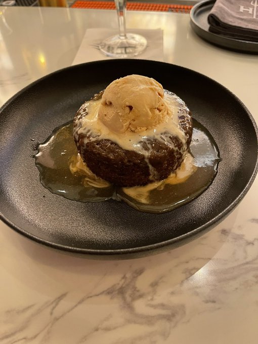 Watch Towelliee's leaked NSFW photo on TwXstars