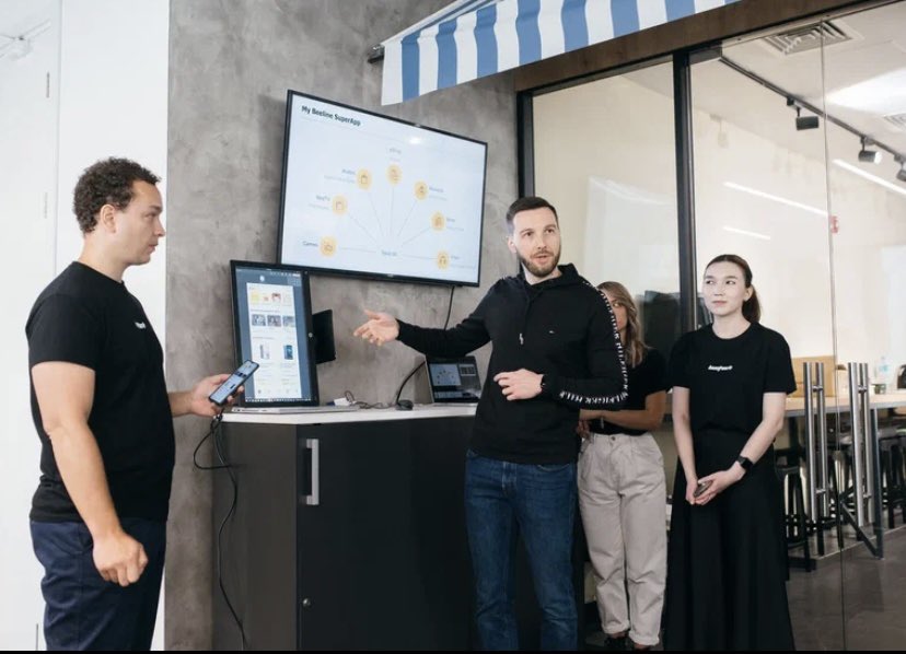 Kaan_Terzioglu's tweet photo. Highlight of the weekend: Spending time with @_Beeline_kz team on their stellar digital products and on how they are creating the #digitaloperator inside out. Sky is their limit 🚀 https://t.co/sMrpV4Fcso
