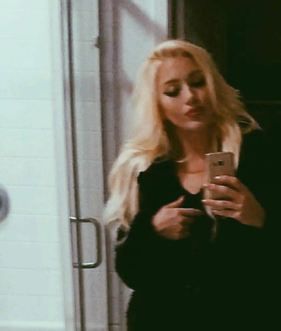 CAMERON DEE’s pics and videos