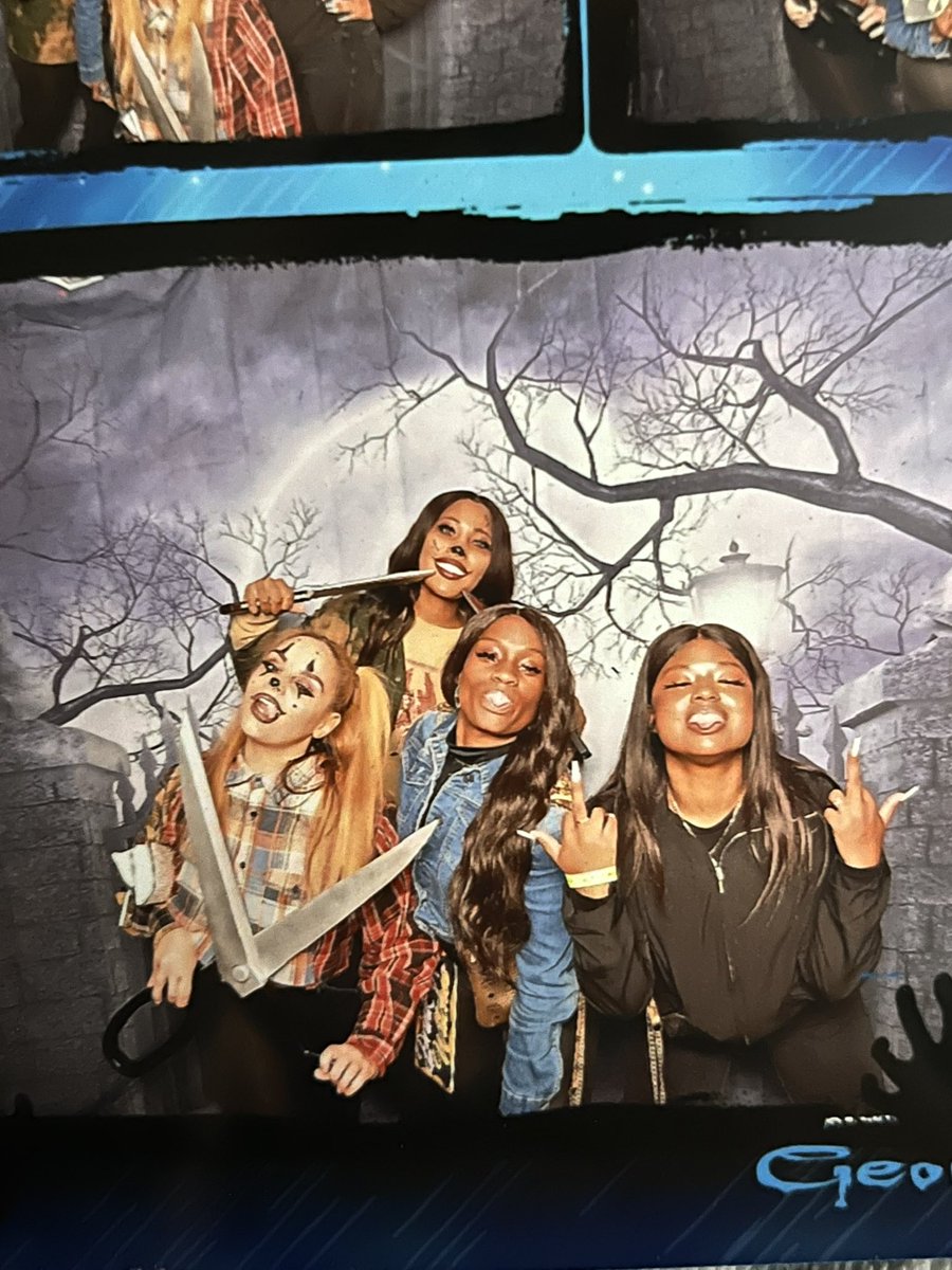 AsiaChears's tweet image. Zombie crawl was a blast 🥰