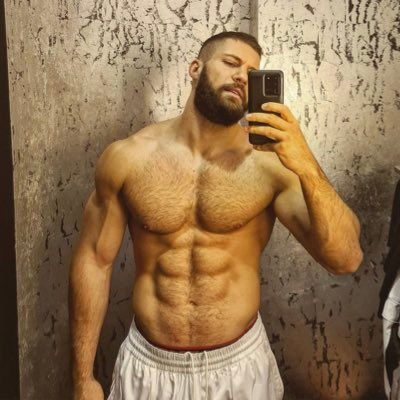 HeIIuvaCunt's tweet photo. No one: 

The men on my TL: https://t.co/NSizGWUsVs
