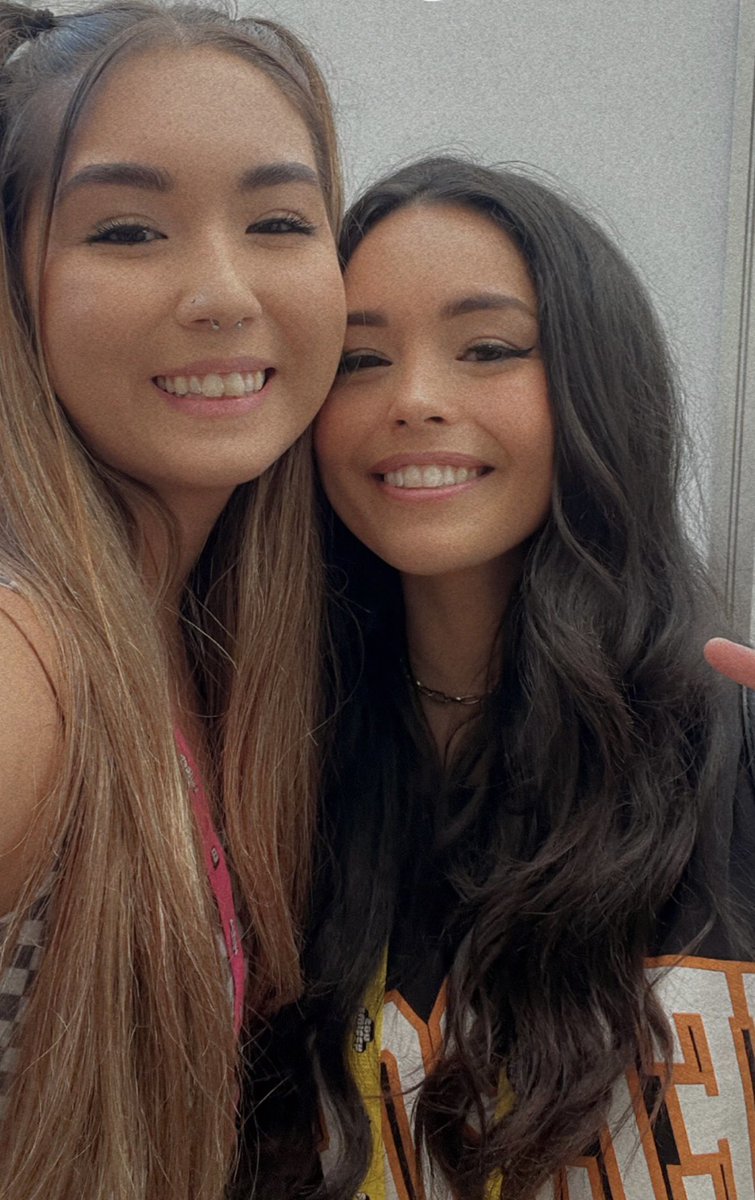 sumikube's tweet photo. im not worthy. thank you for stoppin for me queen🥹💜 @Valkyrae https://t.co/giVmdYKcMN
