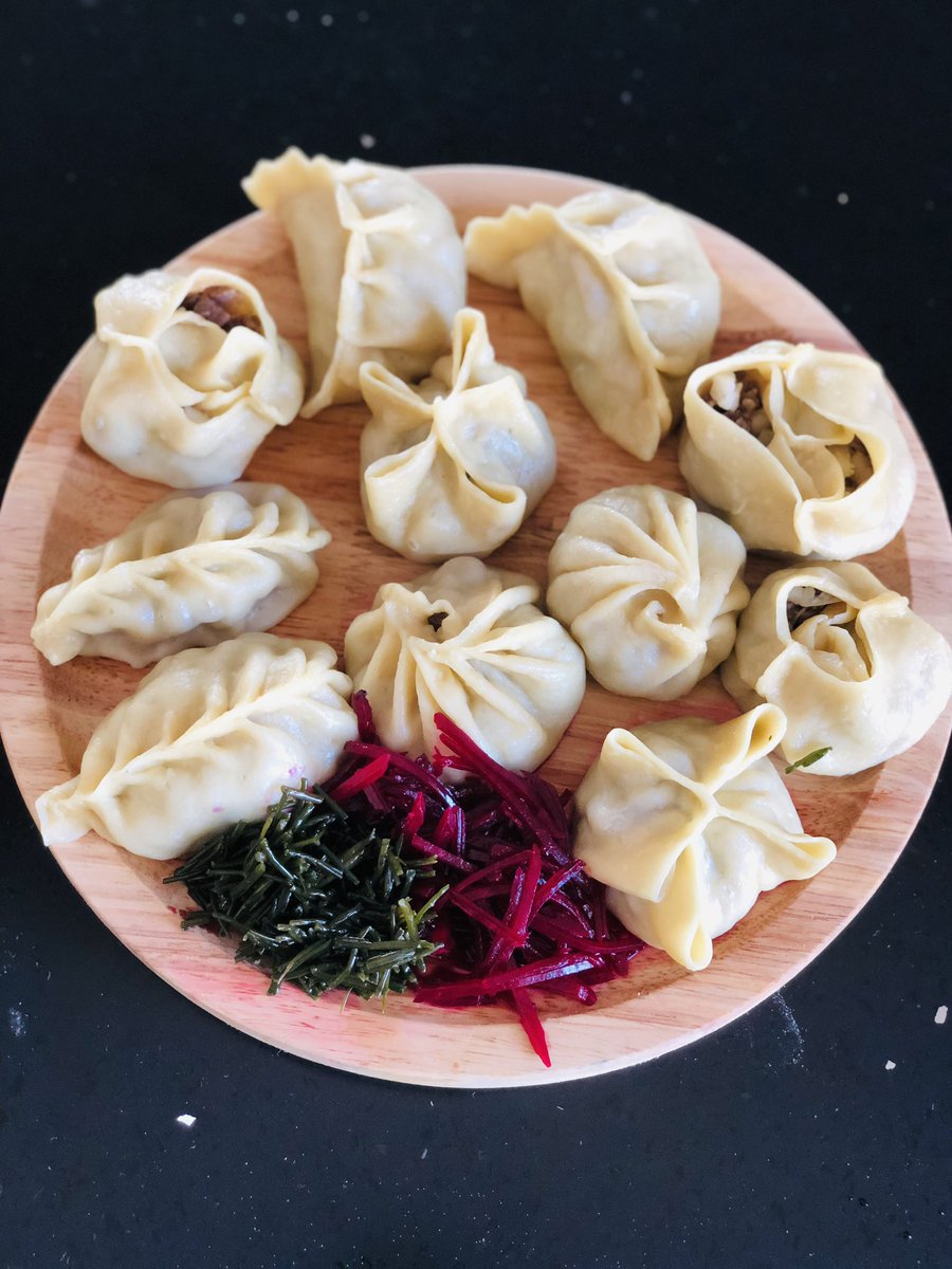 Бас чимхэнээ чимхэнэ😜