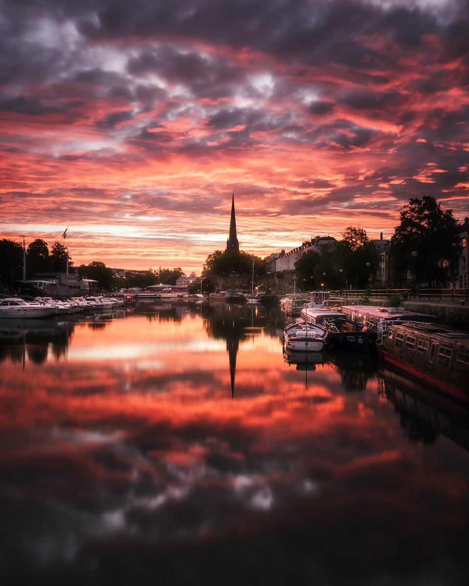 Klaxon

From the outrageous sunrise last Monday. I’ve not seen a sky quite like this before over Bristol - the cycle of colours and the strength of the glow was incredible
#wexmondays #fsprintmonday #appicoftheweek