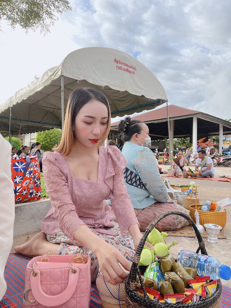 Tolextnn's tweet photo. ອອກພັນສາລາພຣະເຈົ້າ ອະໂຫສິກັມໃຫ້ກັບຄົນທີ່ເຮັດບໍ່ດີກັບເຮົາ ຂໍໃຫ້ຊີວິດພົບແຕ່ຄວາມສຸຂ🙏🏻ຖ້າມີຮັກດີ ຈະມີຮັກດຽວ😊#มุกดาหาร #นครพนม #สกล #อุบล #ศรีสะเกษ #ปากช่อง #โคราช #กรุงเทพ #พัทยา #ชลบุรี https://t.co/ddFrYU8DAZ