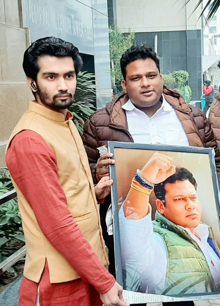 PtAshishKaushik's tweet photo. .@BJYM4DL के जुझारू और मेहनती, हम सभी सभी के चहिते अध्यक्ष, मार्गदर्शक बड़े भैया श्री @VasuRukharBjp जी को जन्मदिवस की ढ़ेरो मांगलकामनाएं।
बाबा महाकाल आपको सदैव स्वस्थ एवं दीर्घजीवन प्रदान करें, ऐसी मैं कामना करता हूँ।
#FilePhotos https://t.co/LTsbiwaDKR