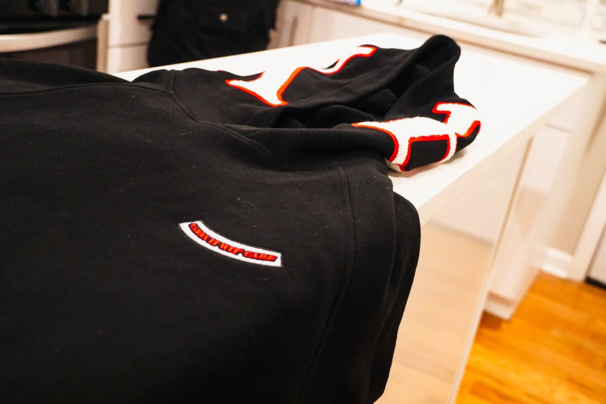 Bird_ManJr's tweet photo. Let’s swap jersey for the hoodie bro @DeVontaSmith_6  Heavy 6 vibes! #carryitwitcare @CARRYITWITCARE https://t.co/sKzPEtYksN