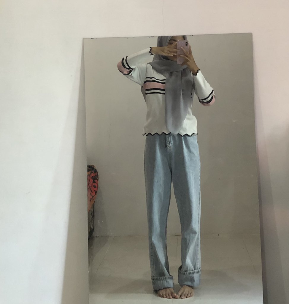 jkhiddengf's tweet photo. -• Celana highwaist 150/40 https://t.co/RwVPoIvuWX