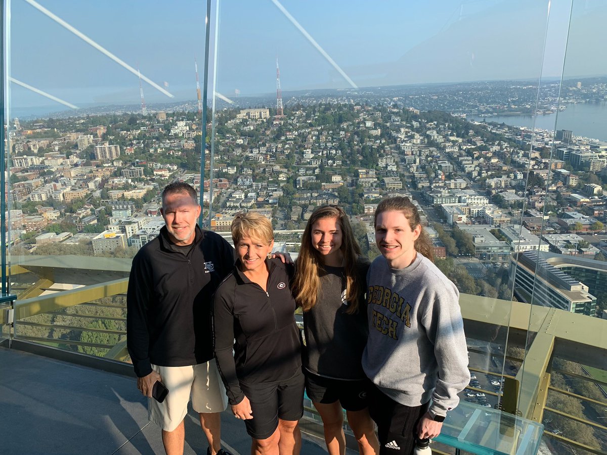 WAMcGuffey's tweet photo. All the touristy things in Seattle.. https://t.co/Bh9aYpTmox