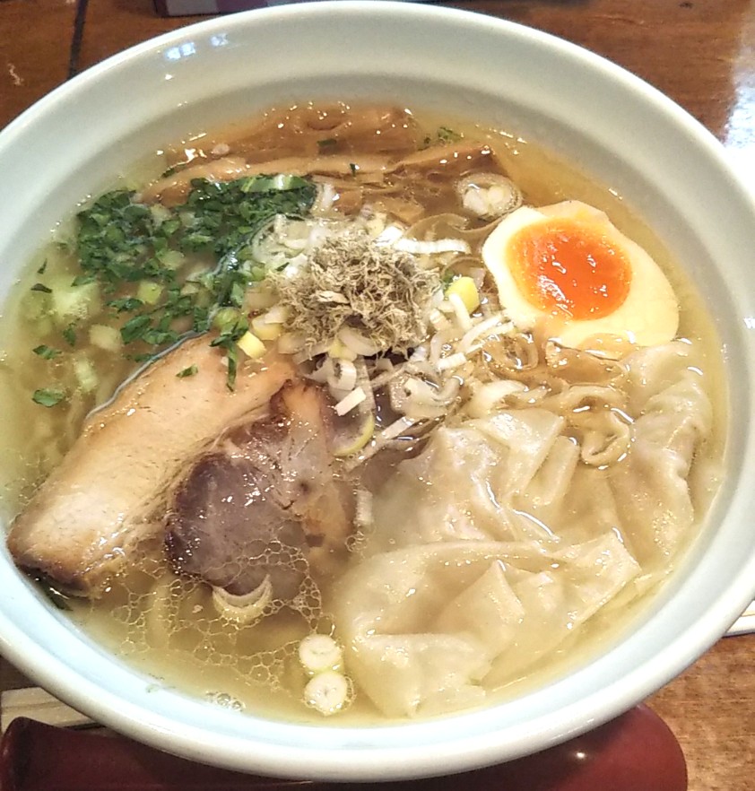 raumen_neko's tweet photo. はりけんラーメン本店@つくば市。��華そば塩＋ワンタン＋チャーシュー丼。あっさり塩スープは超極美味(^^)🎵口の中でほどける手揉み麺と旨旨✨チャー丼とスープで昇天😆👼🌈スープを吸ったワンタンで〆🎵はりけんさん美味ごちそうさまでした😄🍜🍚✨ https://t.co/39QYmrmtQq