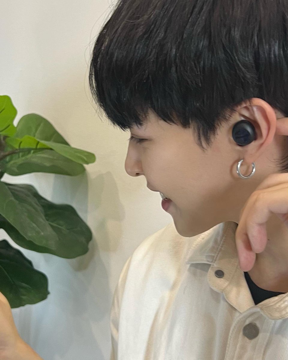LW_NEPTUNE's tweet photo. [2022.10.10] IG Update

อากาศแบบนี้ อ๊ปอยู่บ้าน ก็แฮปปี้ แบบไม่เบื่อได้ ด้วยสมาร์ตแกดเจ็ตจาก realme ❤

📸 : opp.wpp

#oppop #oppmee https://t.co/q5e09FwOki