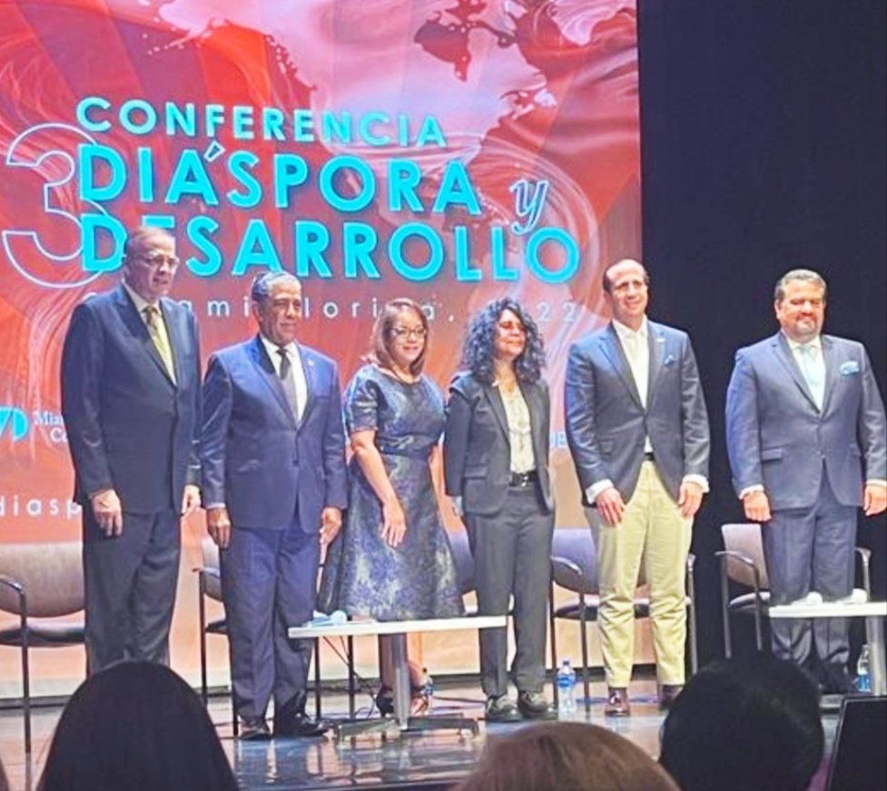 jjguzmanb's tweet photo. Fue una experiencia enriquecedora participar de la 3ra Conferencia Diaspora y Desarrollo, organizada por la Diaspora Development Fondation. Un panel de alto nivel encabezado @RepEspaillat #AlejandraCastillo #RamonaHernandez @lmpellerano @RodolfoPou https://t.co/ssyzqSDqGj