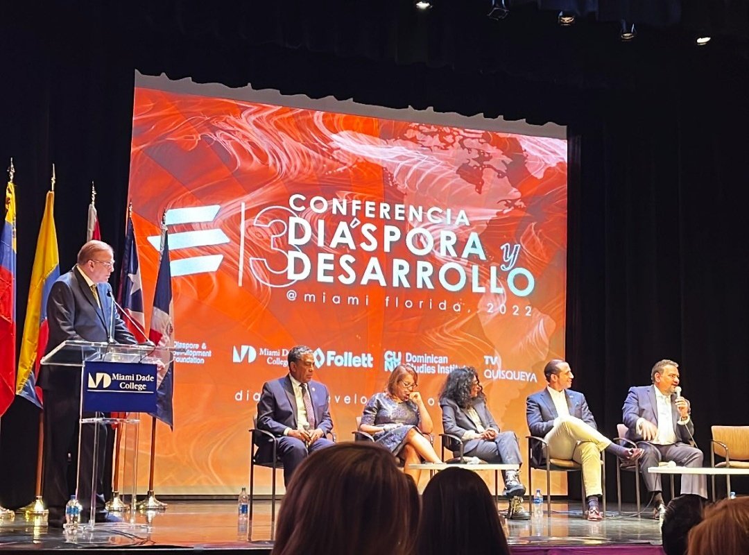 jjguzmanb's tweet photo. Fue una experiencia enriquecedora participar de la 3ra Conferencia Diaspora y Desarrollo, organizada por la Diaspora Development Fondation. Un panel de alto nivel encabezado @RepEspaillat #AlejandraCastillo #RamonaHernandez @lmpellerano @RodolfoPou https://t.co/ssyzqSDqGj