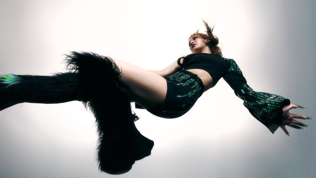 LMKNYZ's tweet photo. the photoshoot           the photos https://t.co/tGhr6klqiS