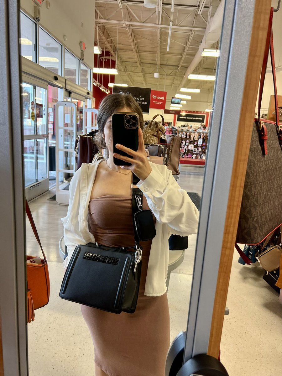 DenisseALop's tweet photo. Estoy feliz haciendo lo que me gusta,
 🥰 sigan mi página en Instagram 
 esta todo HERMOSO😍 https://t.co/noPRQXPgy7