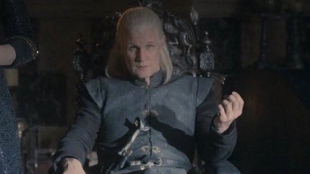 Messy_Saya's tweet photo. MATT SMITH UNDENIABLY HAS THE GREATEST SCREEN PRESENCE EVER. THAT MAN LITERALLY STEALS EVERY SCENE HE IS IN. #hotd #HouseOfthedragon https://t.co/dGxKtFOzJj