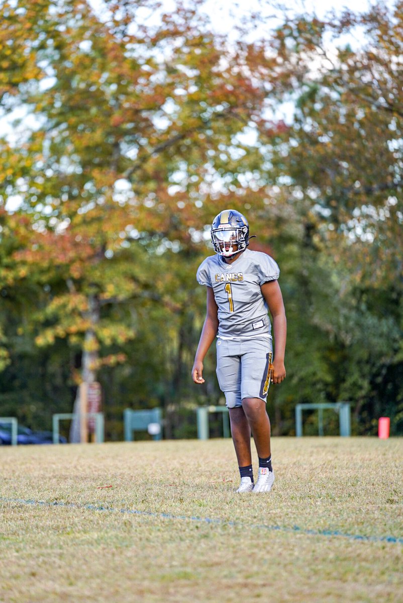 JuniorQB1's tweet photo. Ima lock like steph at the free throw line! #SniperSeries https://t.co/6aNcLxsGYk
