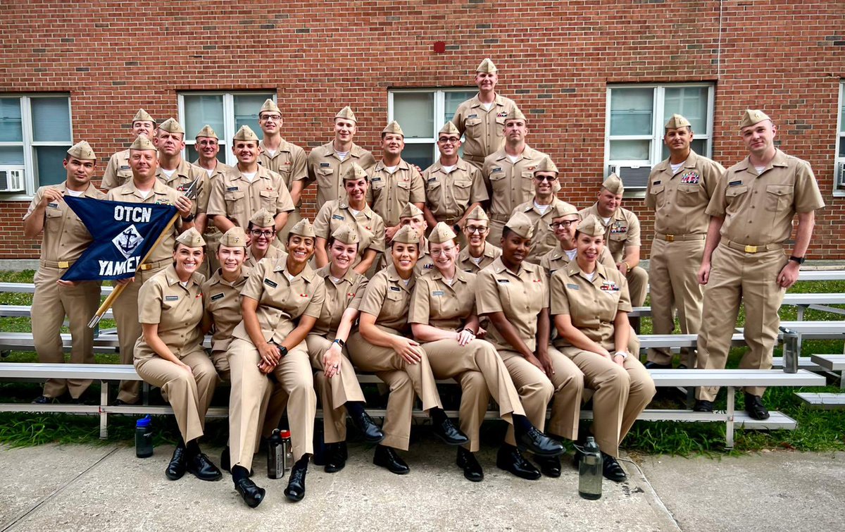 rmjamiolkowski's tweet photo. In the middle of a long residency, it was incredible to take 5 weeks to get to know such a diverse group of people in Officer Development School Class 22070, from healthcare to intelligence, engineering, and law. #Wing3 #YankeeCompany #NavyReserveMedicine #Neurosurgery https://t.co/uX7SQ1CsOi