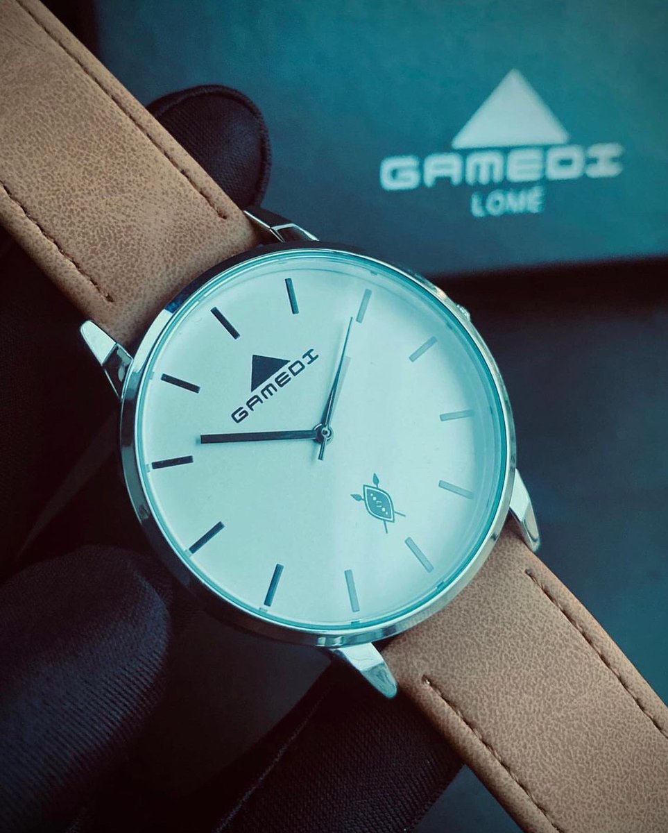 yaovi_hermann_A's tweet photo. 🇹🇬 #Togo 🇹🇬
Une Nouvelle Marque Pour Vous. 
"GAMEDI" Est une montre slim en acier inoxydable Résistante à L’eau avec un bracelet en cuir velour Disponible à La Boutique Gilux Store.
 +22893109497
 NB: 6Mois De Garantie 
#TgTwittos Soutenons Cette Marque De Montre De Chez Nous 🙏 https://t.co/MqYmhj4EDi