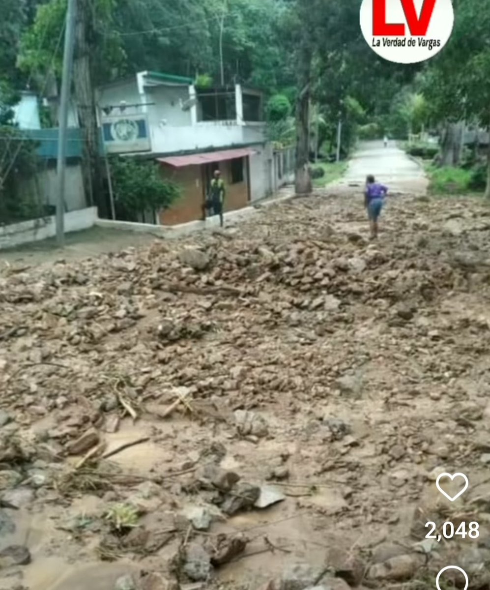 #TragediaEnVenezuela
#TragediaEnTejerias
#TragediaEnChichiriviche Enluta a todos los venezolanos,solidaridad con los afectados,por perdidas humanas, materiales,viviendas y carreteras.Todas las autoridades municipales, regionales y nacionales, apliquen medidas correctas. SOS 🙏🙏