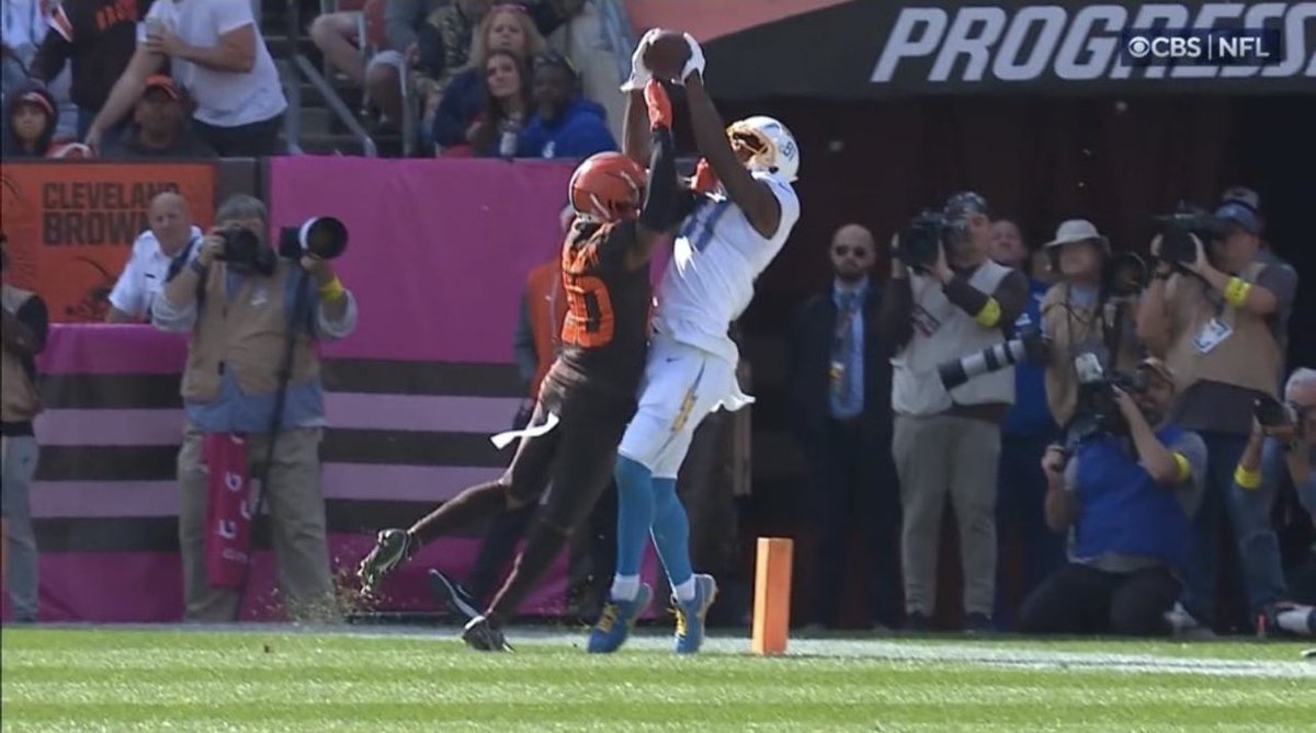StevenIHaglund's tweet photo. I still don’t understand how this is any different than a sideline toe tap? Ridiculous rule. 
Mike Williams should have been awarded with a touchdown for this. https://t.co/sXapKlRJcF