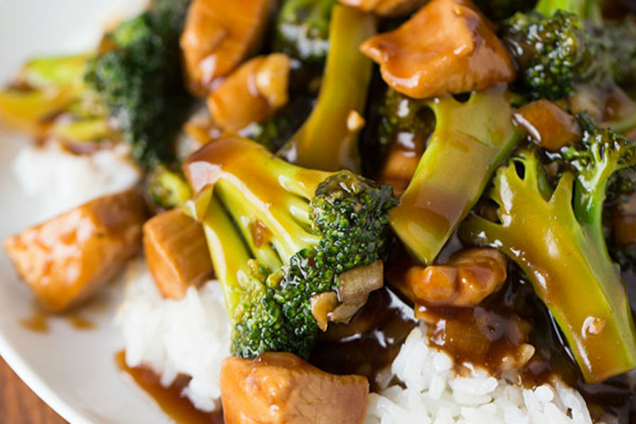CocinayVino's tweet photo. Pollo🐔 con brócoli🥦 en salsa teriyaki. ¡Para devorarlo! https://t.co/Gnsi2IAEdY https://t.co/2bXNAnsgg8