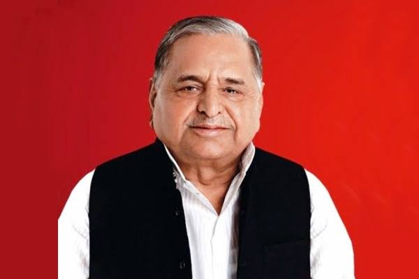 vishalgangwar84's tweet photo. उ.प्र. के पूर्व मुख्यमंत्री व वरिष्ठ नेता श्री मुलायम सिंह यादव जी के निधन की दुःखद सूचना प्राप्त हुई। ईश्वर पुण्यात्मा को अपने श्री चरणों में स्थान दें व शोकाकुल परिजनों को असीम दुःख सहन करने की शक्ति प्रदान करें। 
ऊँ शांति ॐ https://t.co/obkXmcy7s6