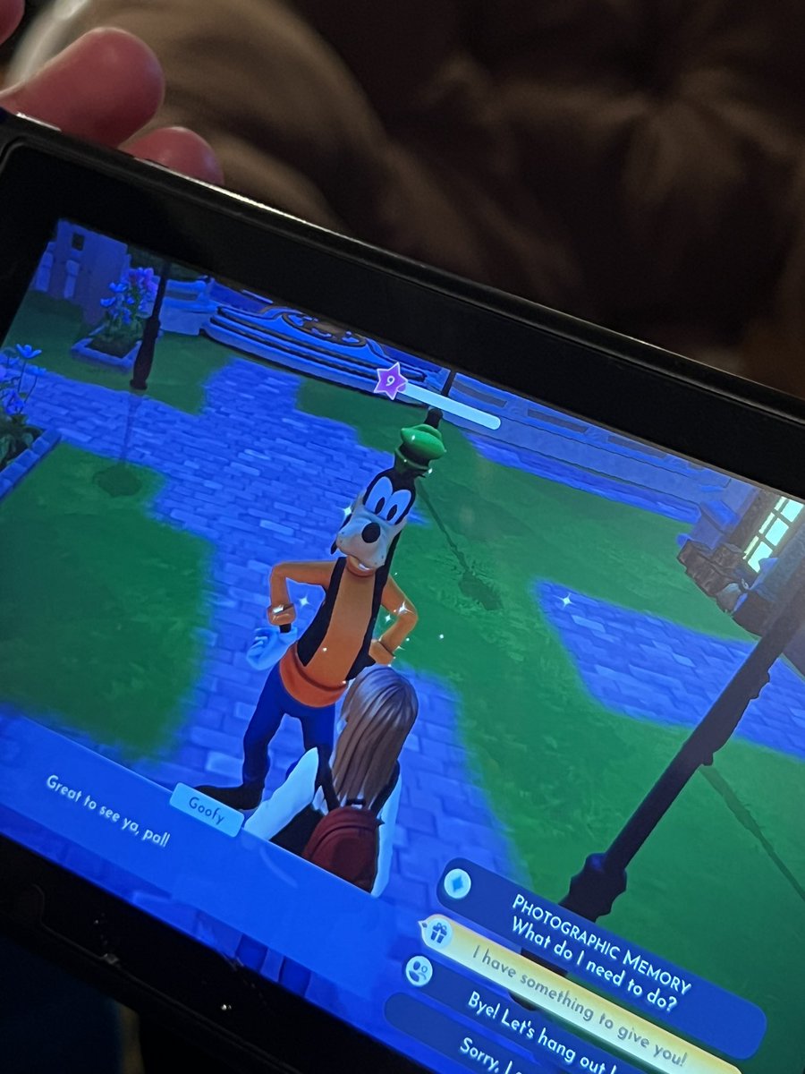 KaylaSighmonds's tweet photo. My friend doesn’t have dazzle beach unlocked or a good sense of how the controls work, but she does have a level 9 friendship with goofy for some reason #DreamlightValley #DisneyDreamlightValley https://t.co/RdMQD9Wehc