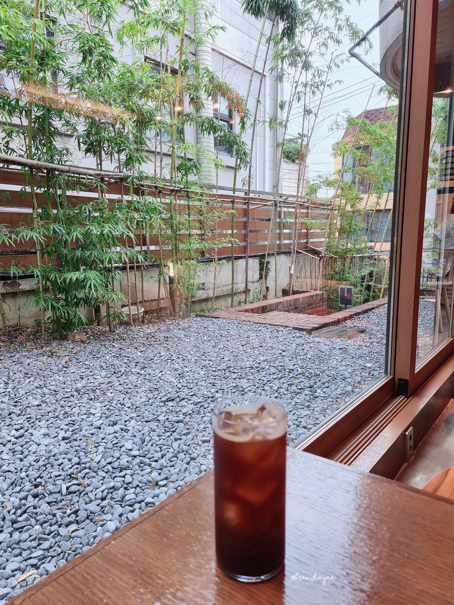 brendayee's tweet photo. BTS's old dorm is now a gallery cafe ARMYs can visit!
๐HYUGA ์นดํํด๊ฐ, Seoul.
https://t.co/7kFvC00R3W
#BTS #๋ฐฉํ์๋
๋จ @BTS_twt
#hyuga #์นดํํด๊ฐ #bangtantour #seoul
#chimdaily https://t.co/G6KcYqAJgX