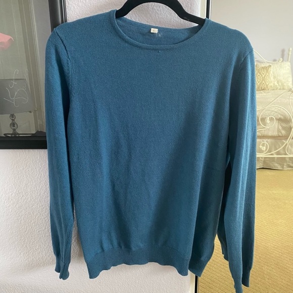 SecondhandTfd's tweet photo. So good I had to share! Check out all the items I'm loving on @Poshmarkapp from @H_Casey90 #poshmark #fashion #style #shopmycloset #kappa #americaneagleoutfitters: https://t.co/eVZNCvTQI3 https://t.co/OK7X5tkD4c
