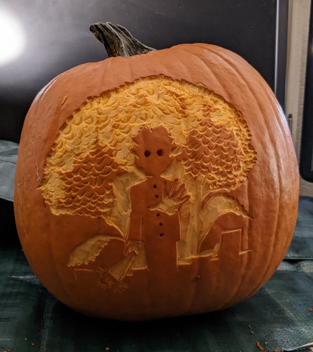 hippanoo's tweet photo. This year's pumpkin carving with friendos side 1 :)
 #mobpsycho100 https://t.co/CgNkoKLk1M