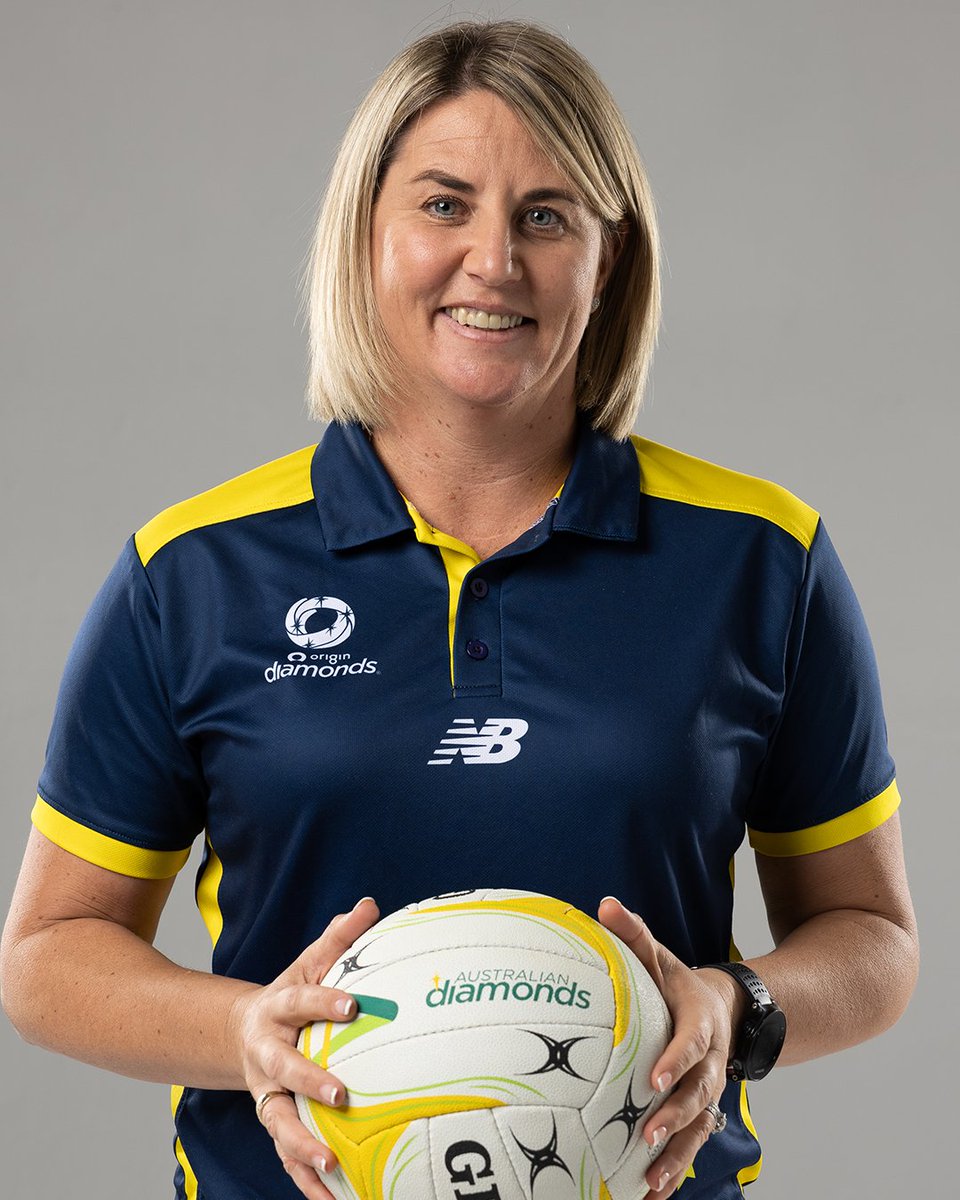 AussieDiamonds's tweet photo. Captain + Coach #DayoftheGirl https://t.co/Vvk4lEJa8Z