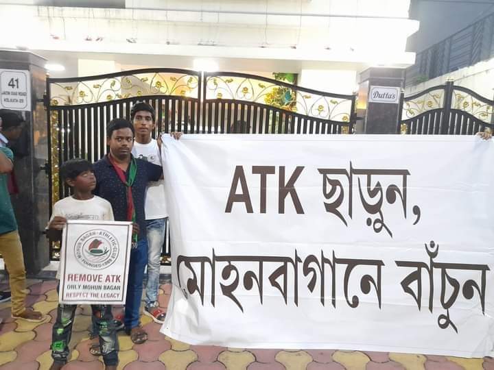 Debsanjib99's tweet photo. @IndSuperLeague @atkmohunbaganfc #GoenkaOut
#TutuOut
#DDOut https://t.co/bhq5XkHt0A