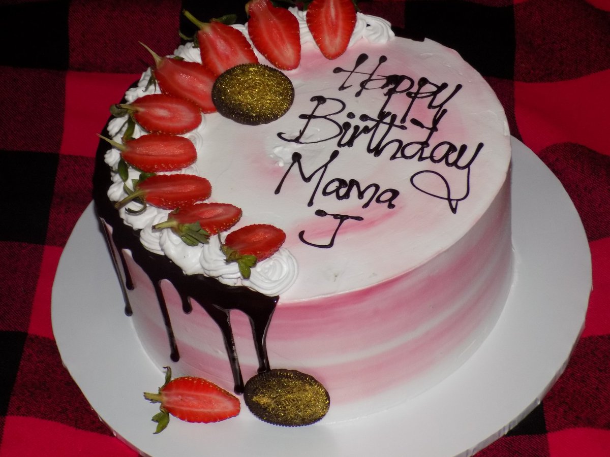 CakeRowze's tweet photo. Decadent. For any occasion.
Call/whatsapp 0716495722 for orders
Location Kasarani
Delivery available
#RTTK
#IkoKaziKE
#hustlernation
#UtamaduniDay https://t.co/XQEUU2251l