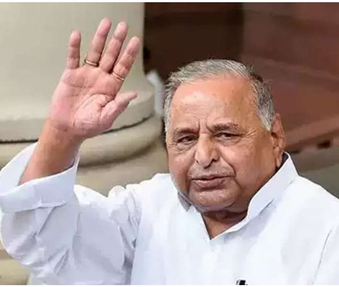 ArifKuppssmawai's tweet photo. बतौर शिक्षक अपना  जीव��� शुरू करने वाले समाजवादी नेता, किसानों के मसीहा,धरती पुत्र मुलायम सिंह यादव ‘नेता जी’ के निधन का समाचार भारतीय राजनीति में एक युग के अंत होने जाने जैसा है.ऐसे माननीय नेताजी के निधन से स्तब्ध एवं दुःखी हूँ ।अश्रुपूरित श्रद्धांजलि 😢 
🙏🌺🙏 https://t.co/aNtDjEIPNf