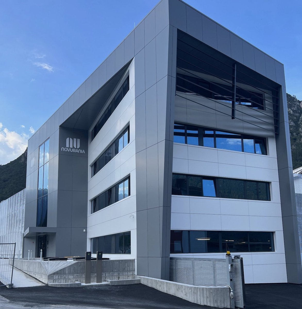 NovuraniaSpA's tweet photo. New Office Building..!
#rubbercoatedfabrics #inflatableboat #csmfabrics #novurania #novuraniaspa #hypalon #inflatableboat #italy #tione #tioneditrento #marineindustry #oilboom #flexibletanks #engineeredfabrics #printingblankets https://t.co/S2JlqMkRPI