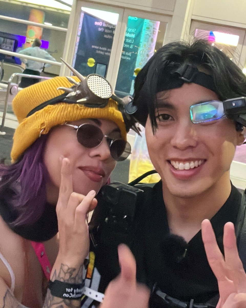 _AshWhatsUp's tweet photo. Some faces you might recognize. :) @kyootbot @EsfandTV @Knutspild @TheSushiDragon #firsttwitchcon https://t.co/dVM349Sg1U