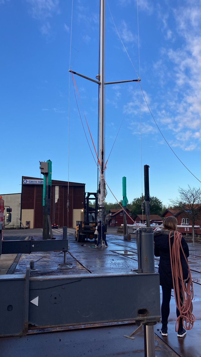 RSBRigging's tweet photo. Meanwhile up in Northern Europe, Mark has been with Spirit Yachts built Gaia and her wonderful crew, prepping to pull, unstepping, and stripping the rig, ready for her winter works and maintenance to begin.
#spirityachts #gaia #rigpull #worldsbestyachtriggers #sailingyacht https://t.co/WcXY7L74HP