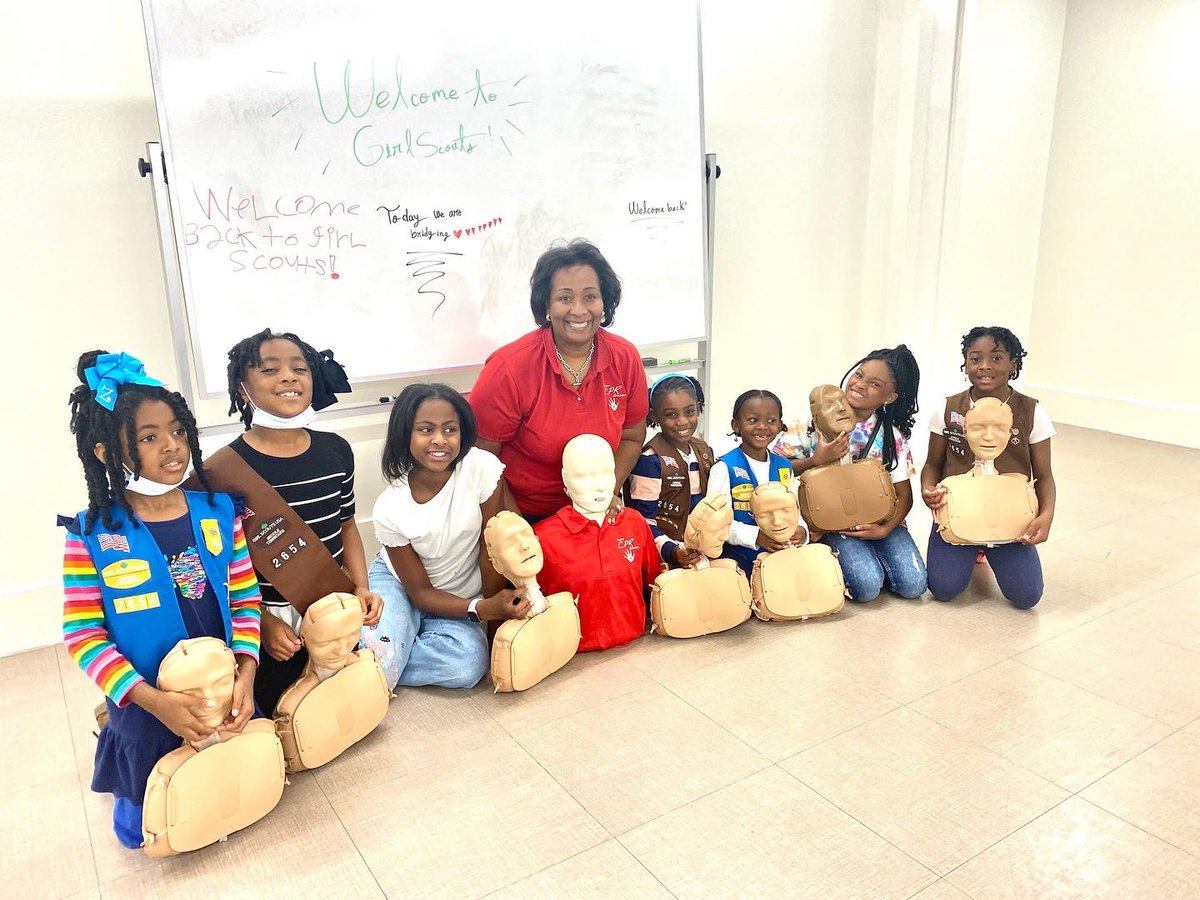 KatherineYBrown's tweet photo. Highlight of my day 10/9/2022. Teaching CPR for Girl Scout Troop #2654 at Olive Branch Church in Nashville, Tennessee. @girlscouts @learncpramerica
#learncpramerica
#drkatherineybrown https://t.co/huX60aFqCu