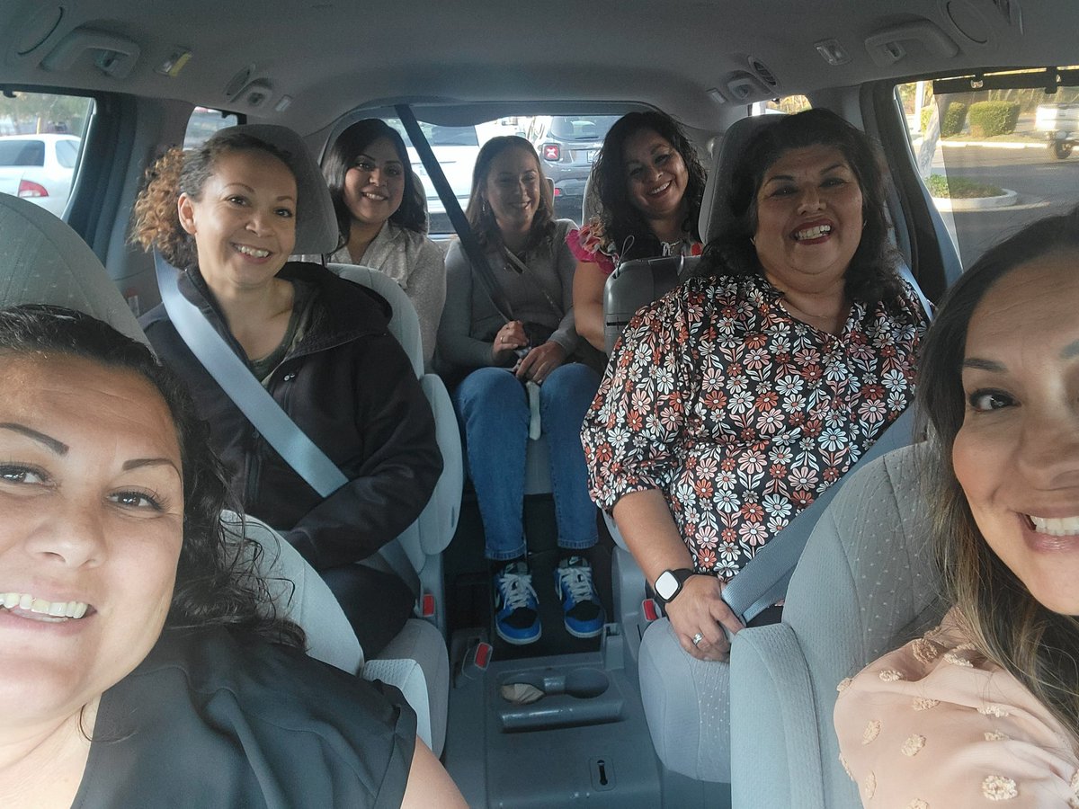 pv_sonoma's tweet photo. It's been 3 years! Felt so good to be back in-person with our #PVFamily 💙Picked up right where we left off!
💪🏽 This is #ParentPower and we are READY for 2023!
📢 #PVRetreat2022 #PVBlue #PVSonoma #SiSePuede #WaveOfBlue @ParentVoicesCA https://t.co/0fMKBzSgMY