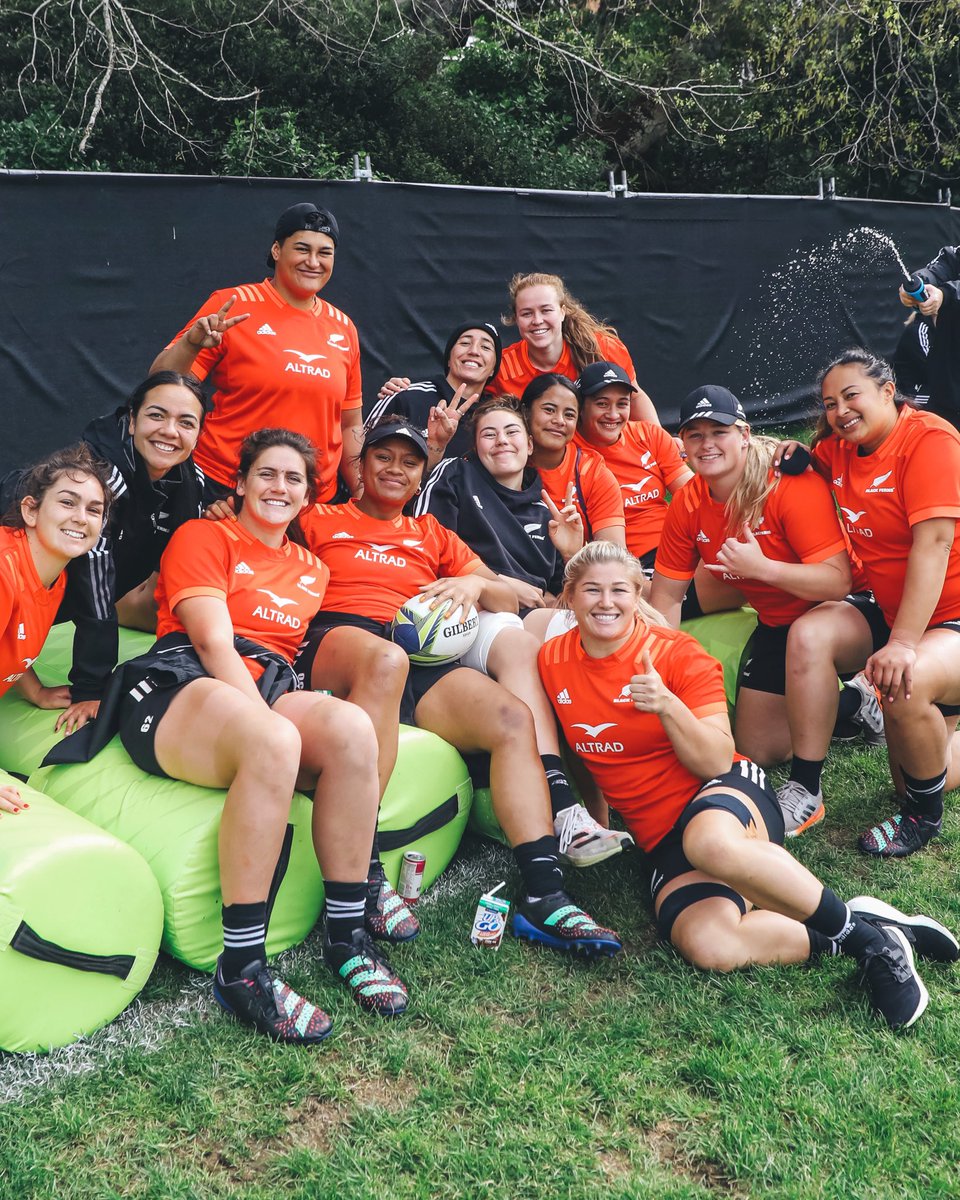 BlackFerns's tweet photo. Happy Monday from the crew! 😄

Fizzing to take on Wales in Waitākere this weekend. Who’s coming along? 

#RWC2021 | #LikeABlackFern https://t.co/53mgzochgI