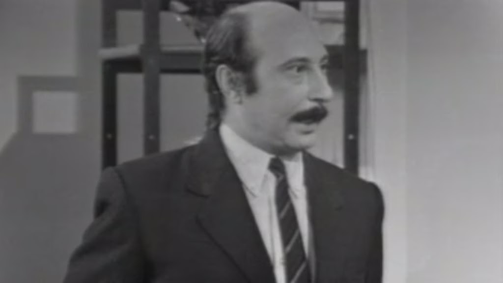 LatorreMendez's tweet photo. #Francisco #Merino un #grande en el #teatro, en el #cine y en #TVE,recuerdo verle en #Estudio 1 #teatroclásico, #comedia, #series, siempre #brillante, #daba #igual si su #papel era #extenso o más corto. En la #maravillosa #película de #Gutiérrez Aragón,#LaMitad 🧵 https://t.co/FKP4OMevZe
