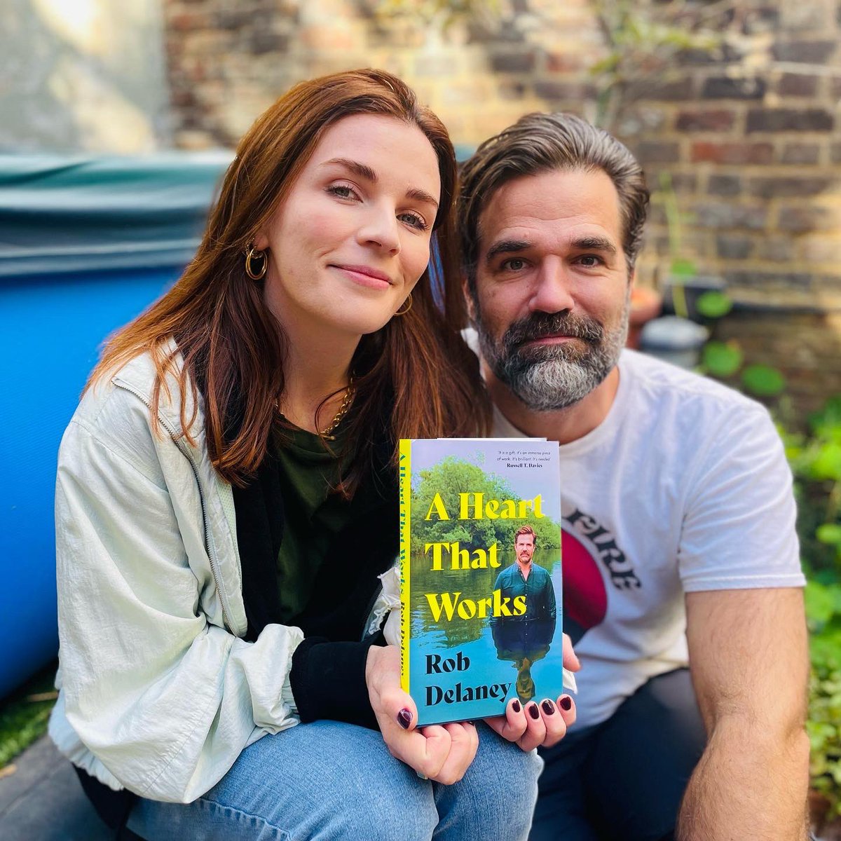 A difficult post to write, with an easy request- buy/pre-order @robdelaney ’s book A Heart That Works. It’s utterly brilliant & I read it in 2 days. But it wasn’t an easy read because it’s about the loss of Rob’s beautiful son Henry, who was my little pal. instagram.com/p/Cjh2WlSoaxK/…