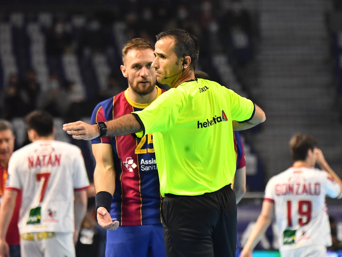 FCHArbitres's tweet image. 🗣️El proper divendres 21 d'octubre tindrà lloc la xerrada tècnica "Noves tendències arbitrals" a càrrec d'Ángel Sabroso, ex àrbitre internacional i actual Director Tècnic de la @RFEBalonmano .

⏰19:45 - 21:15

📍Carrer de Veneçuela, 86. Granollers.

📸@RFEBalonmano