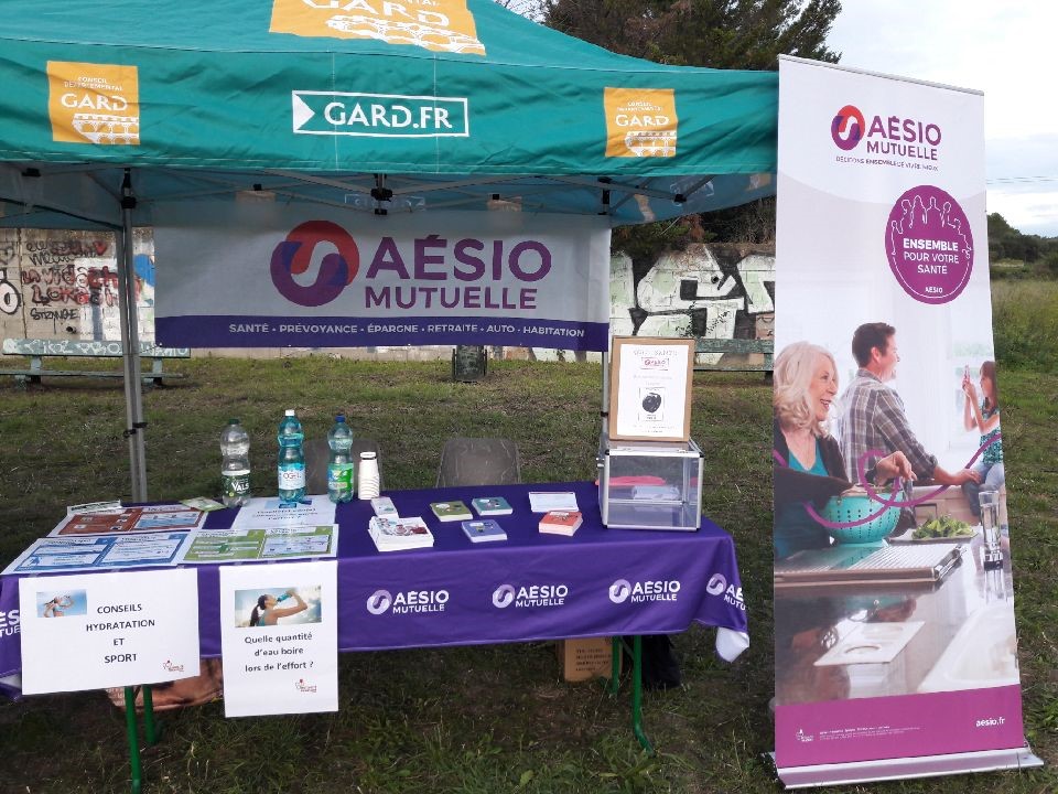 MMejard30's tweet photo. @AesioSante était présent hier lors de la célèbre course nîmoise #Zontienne aux couleurs #OctobreRose pour parler nutrition avec @Magfournier30. 👋🏃‍♀️Record de participation  https://t.co/vNbcfkIknV https://t.co/maSsGKkVSW