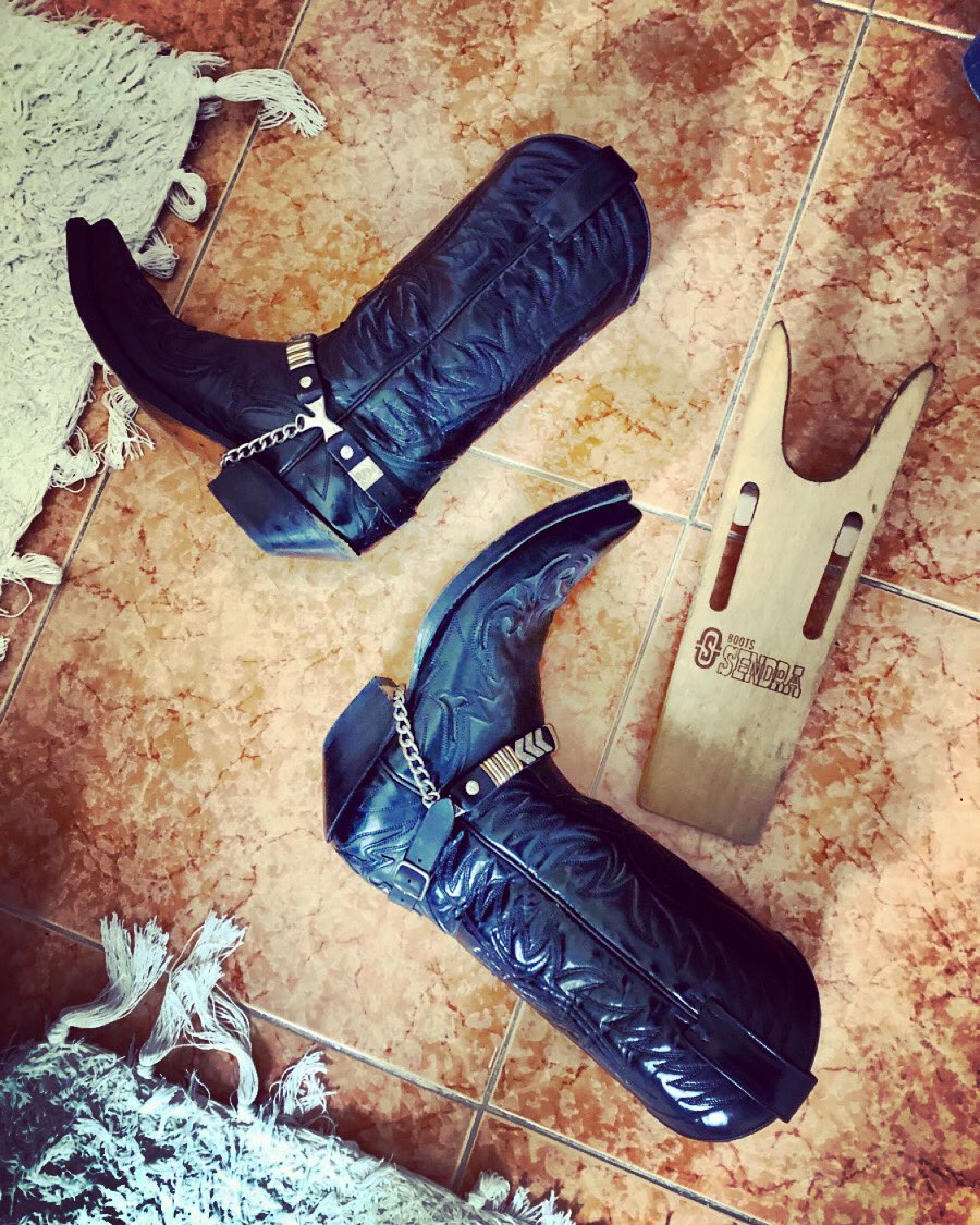 #Alacant #Alicante #sendra #sendraboots #sendras #boots #botas #bottes #stiefel #stivali #jeans #gear365 #leather #leatherboots #gear365leather #boots365 #nofearingear #levis #levisjeans #harness #cowboy #cowboyboots #leatherman