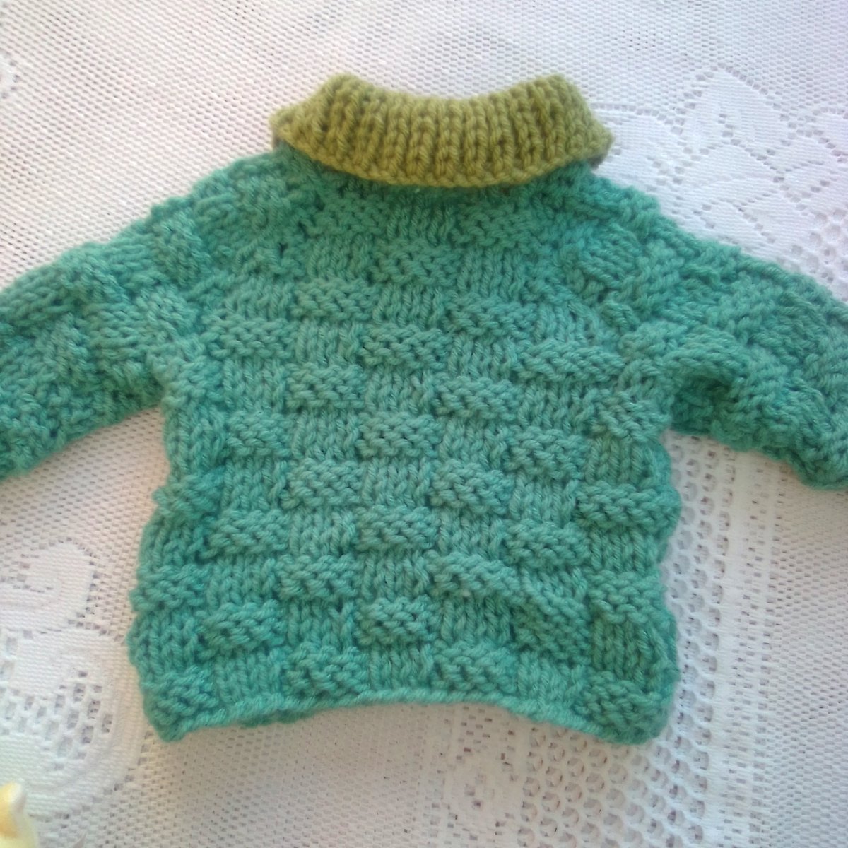 sonicpollyr's tweet photo. Perfect for winter days this Chunky Basket Weave Jumper with Collar for Babies &amp; Children up to 4. Price from £15 for a 14" chest, other sizes available. https://t.co/KQlxzSMyNM #newonfolksy #creationsfortinytots #chunkyjumper #babiesclothing #childrensclothing #babyshowergift https://t.co/ufhZUrGcfS