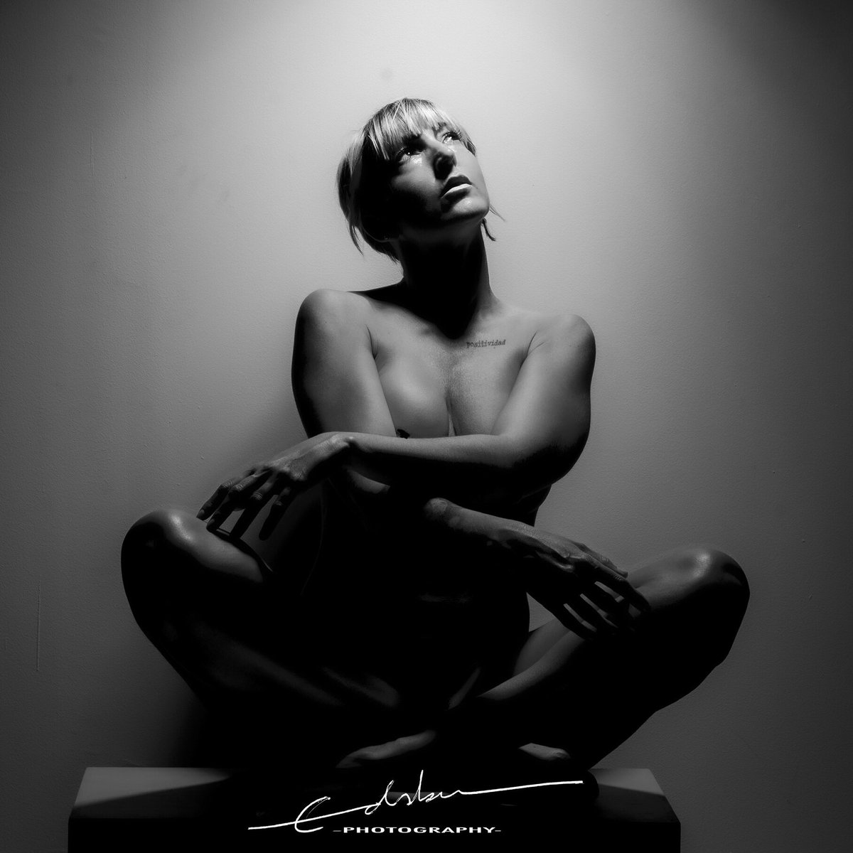 EduDieguezPhoto's tweet photo. Model @RossNoa1 
Shadows... Serie A 
Photo: @eduardodieguezphotography
Asst: @belendiazalonso 
#byn #spain #show #model #rossnoa #shadows #fotografía #photogtaphy #photo #blackandwhite #moments  #momentosunicos #art #blancoynegro #madrid # https://t.co/kl3qChgGlN